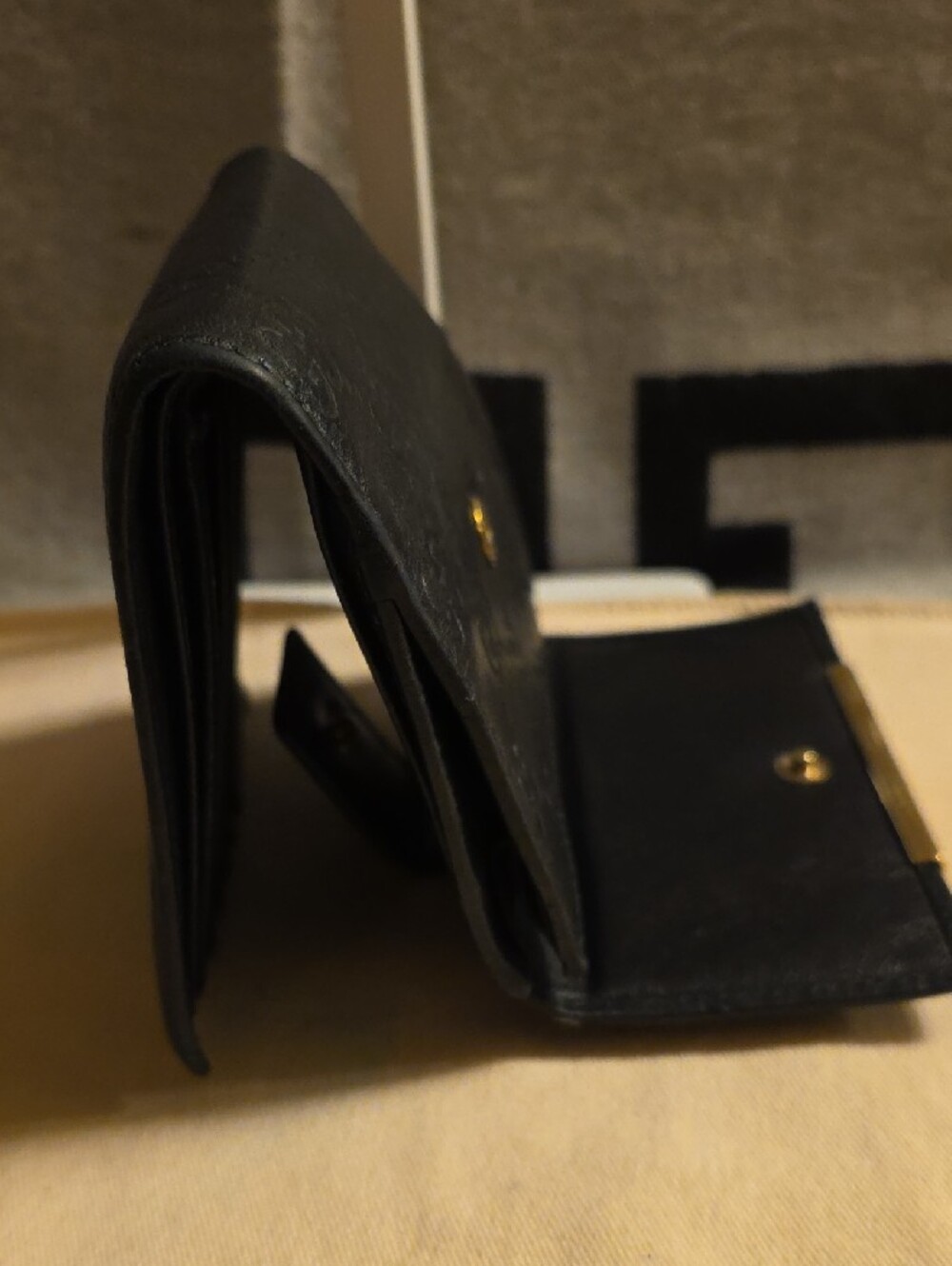 Gucci Gussiccima French Flap Wallet Wallet. - Picture 7 of 9